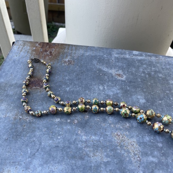 28" Vintage green, gold, blue Chinese Cloisonné Necklace - Picture 3 of 8